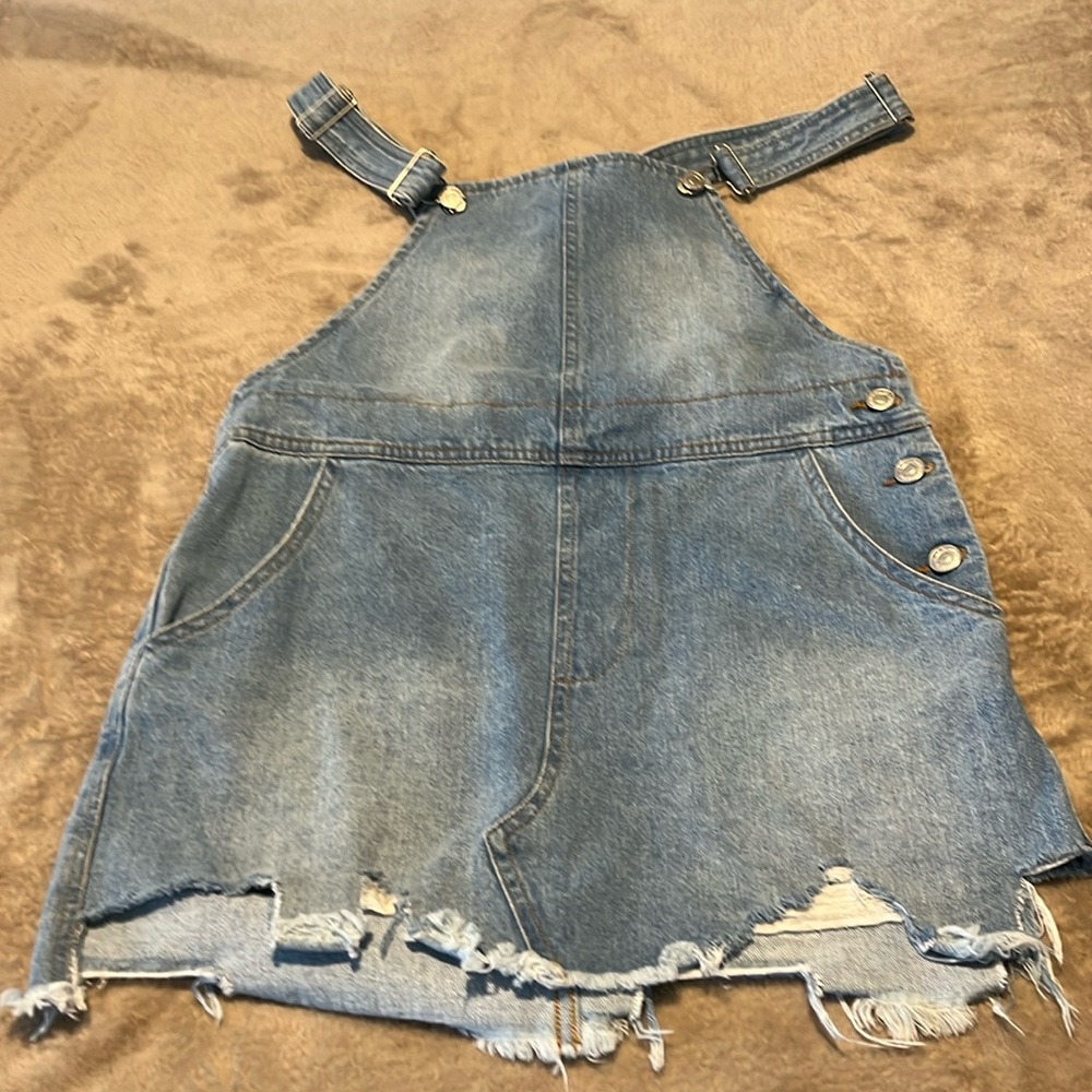 Signature 8 size small frayed hem overall minidress.